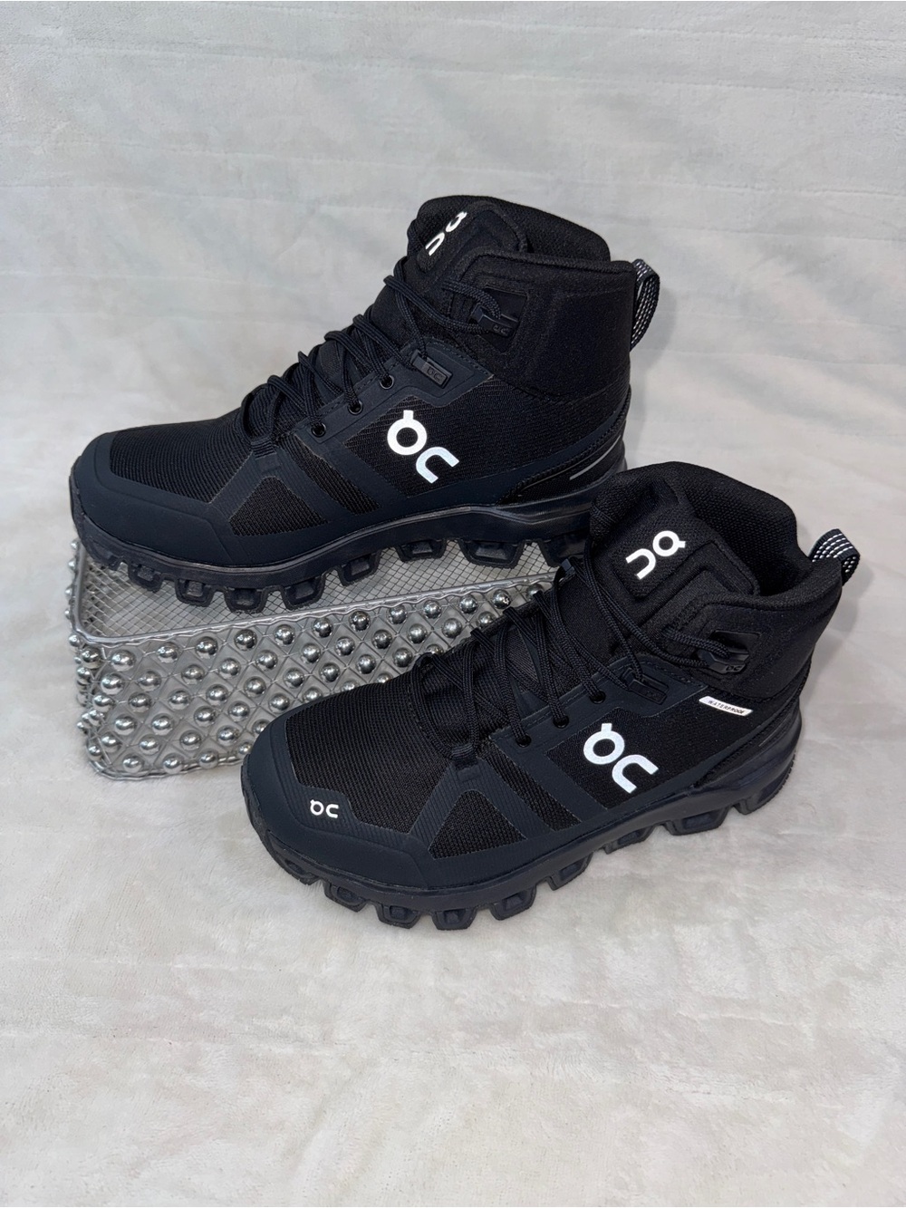 On Clouds Waterproof Hiking Boots All Black Sz 5W/3.5Y 23-99851 BNIB